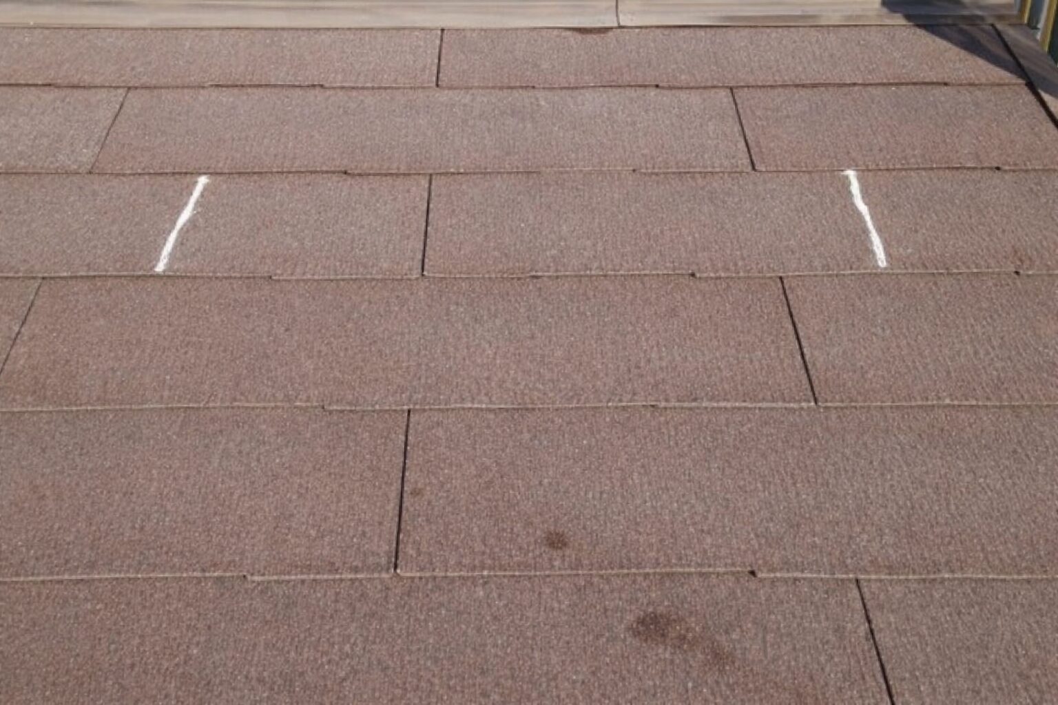 太田市 屋根塗装施工前 色あせ・劣化が進んだ屋根の状態